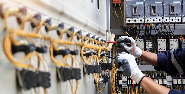Professional Electrician technician working in Lafayette, LA